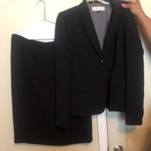 Tahari 2 Piece Skirt Suit